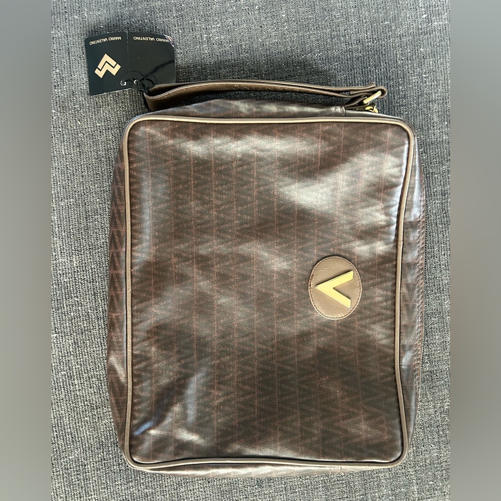 NWT Large Valentino Clutch